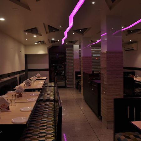 Ashish Restaurant And Guesthouse Surat Luaran gambar