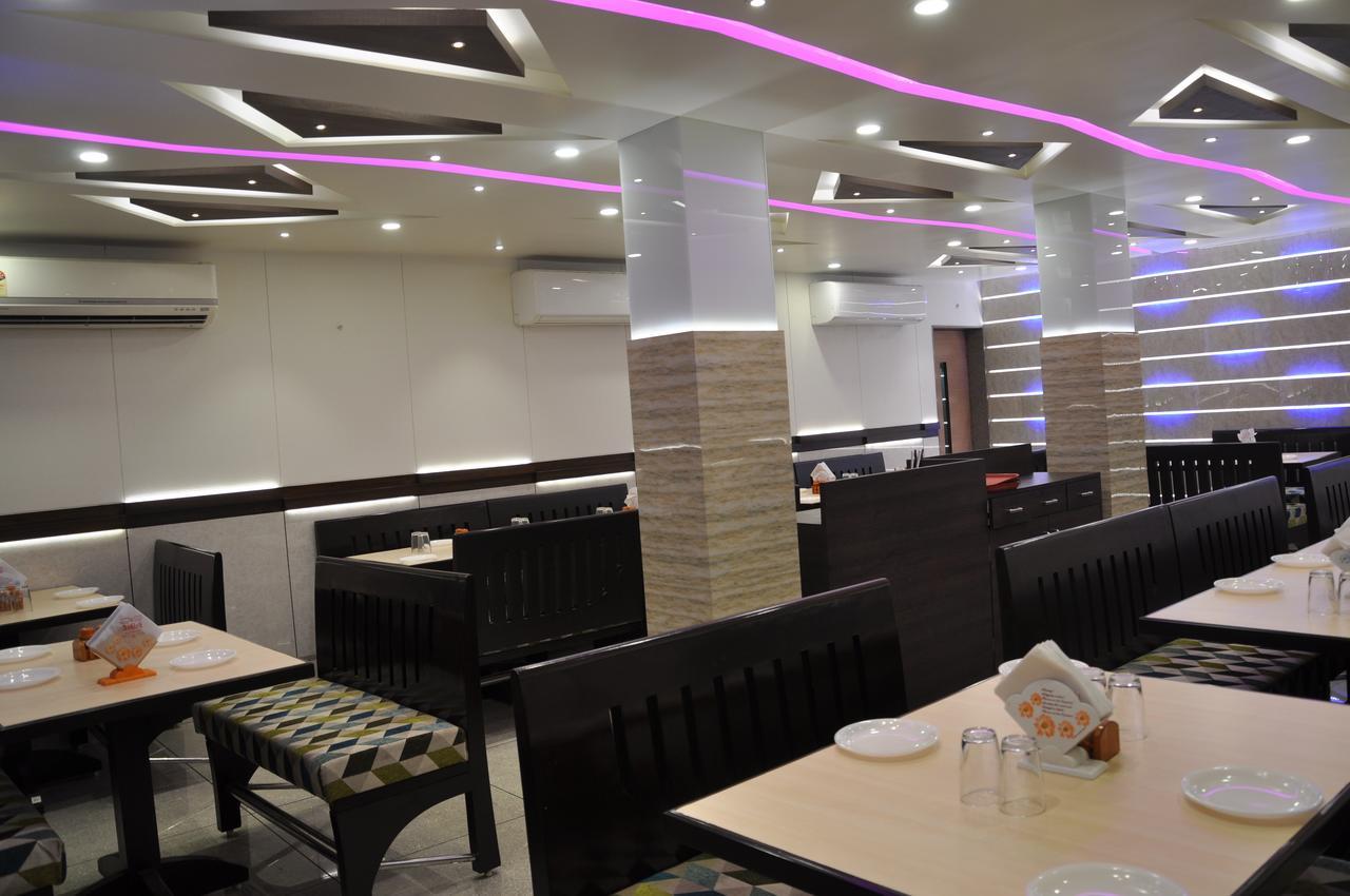 Ashish Restaurant And Guesthouse Surat Luaran gambar