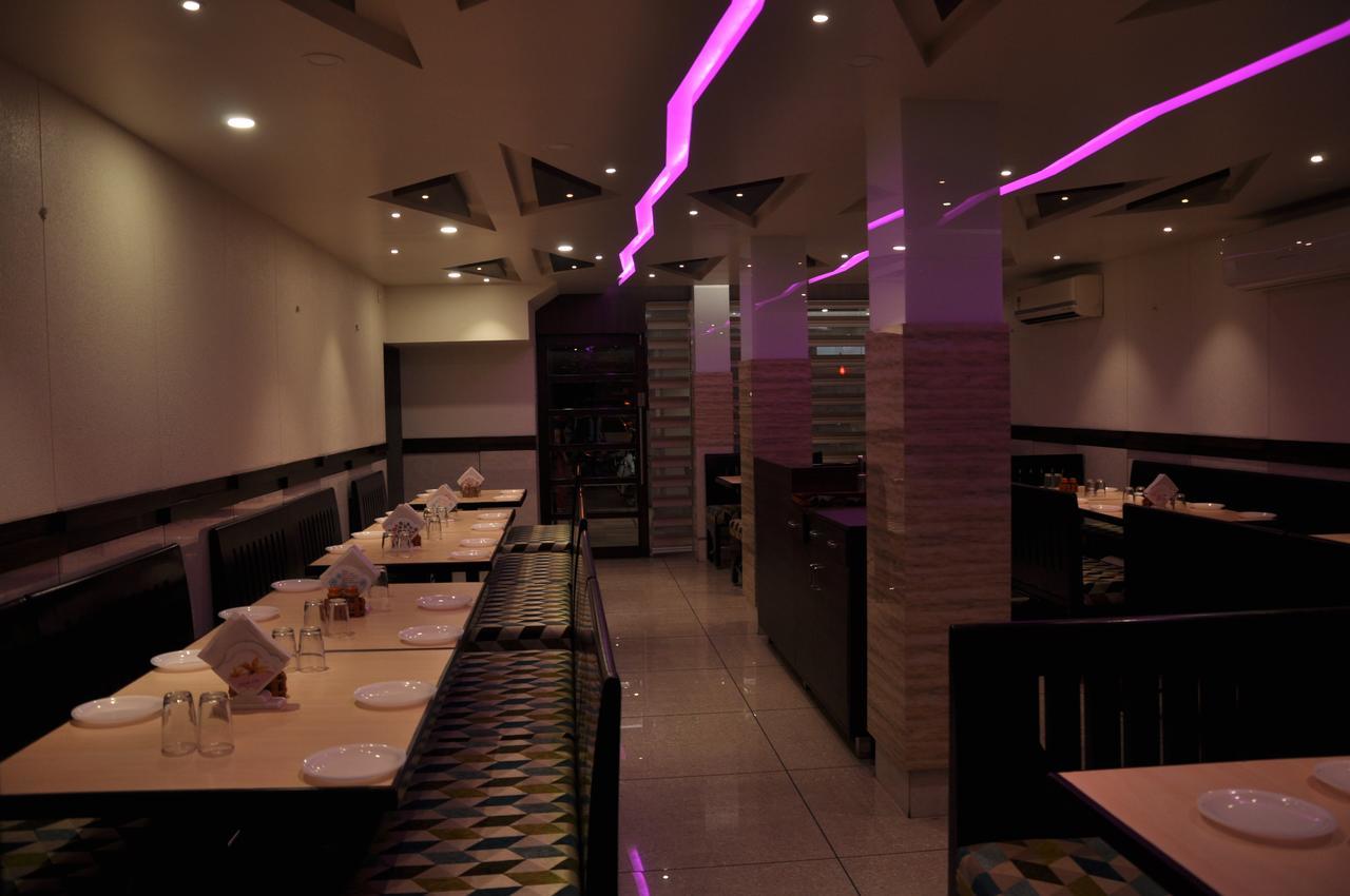 Ashish Restaurant And Guesthouse Surat Luaran gambar